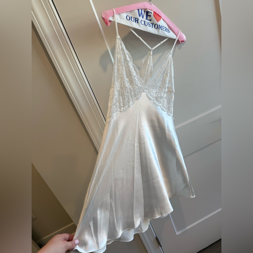 Elegant Satin Lace Slip - white - Picture 4 of 9